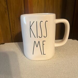 Rae Dunn Kiss Me Mug